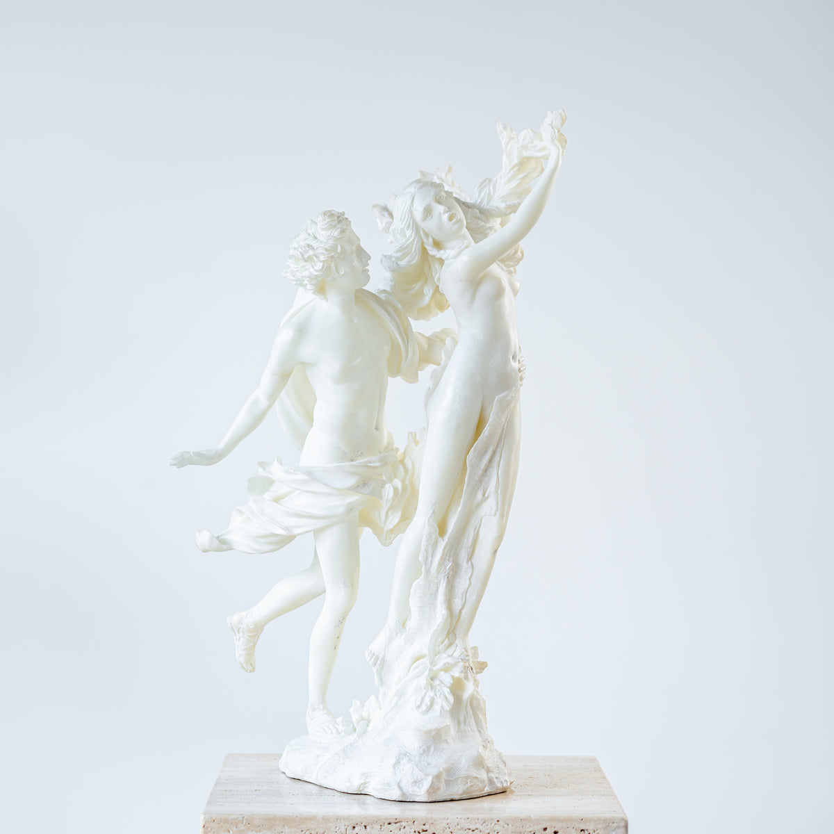 Apollo and Daphne Statue
