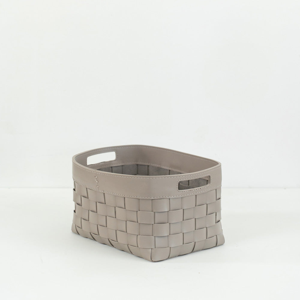 Stylish large storage box made from hand-woven bridle leather, perfect for storing larger items while adding a sophisticated touch to living rooms, bedrooms, or offices.