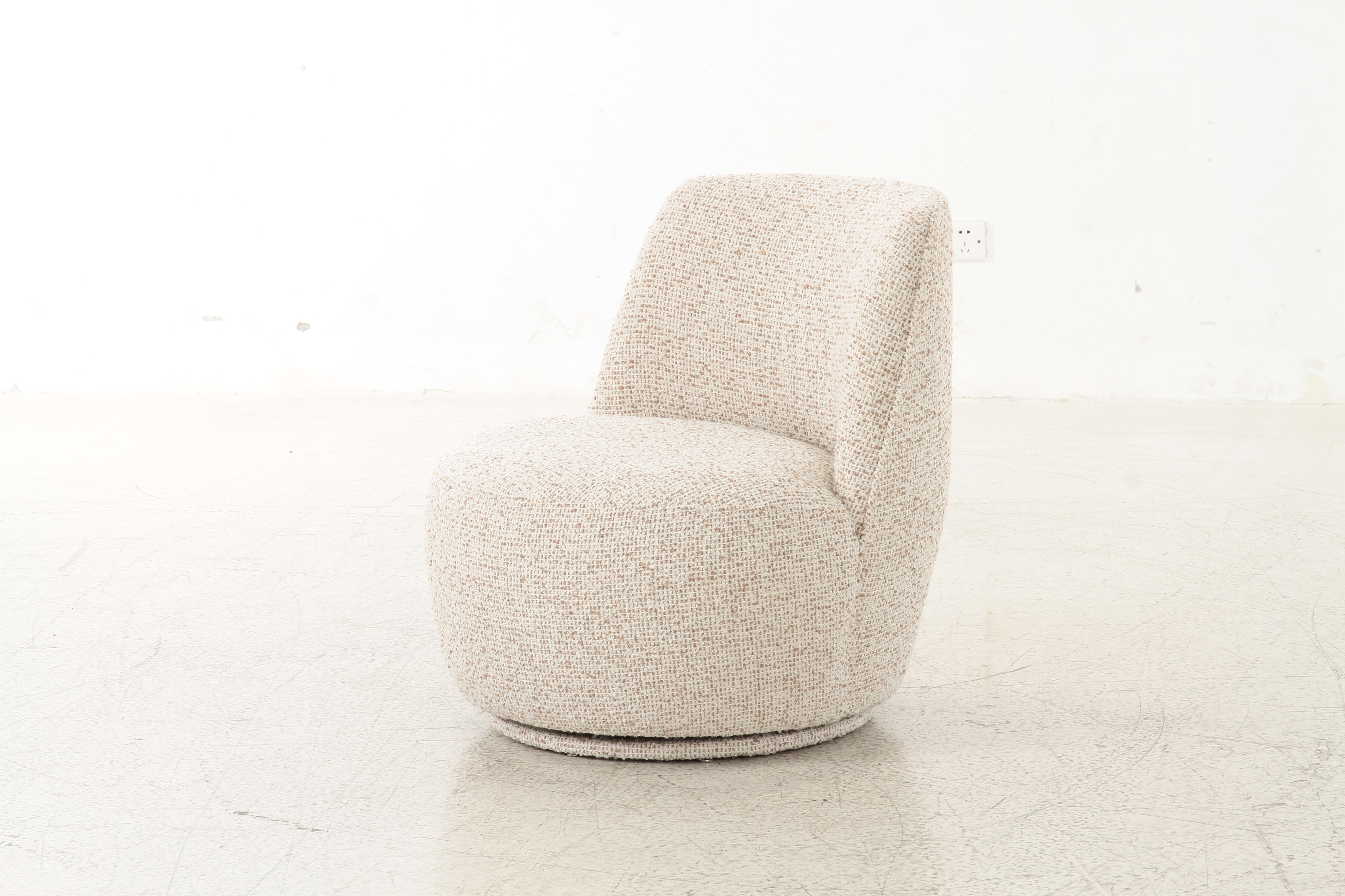 Lars Swivel Chair