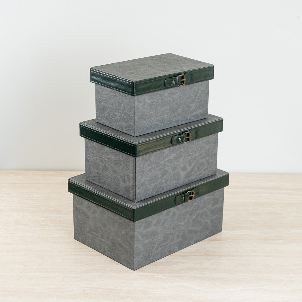 Multi-purpose storage organizer designed for practical daily use.