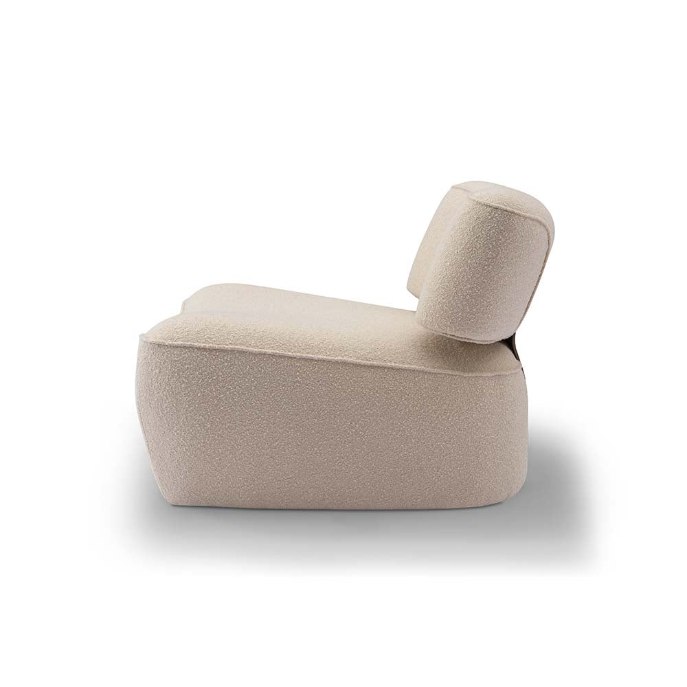 Side angle of Yeti chair 